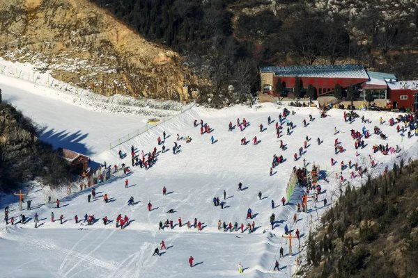 投資濟(jì)南滑雪場需要多少錢？「賽北冰雕」