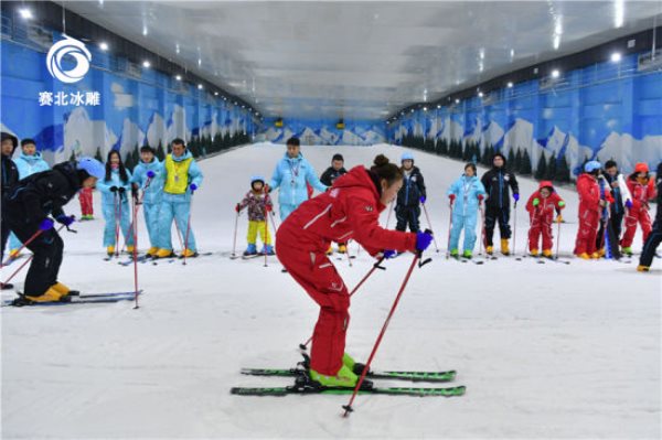 室外滑雪場建設(shè) 室外滑雪場建設(shè)