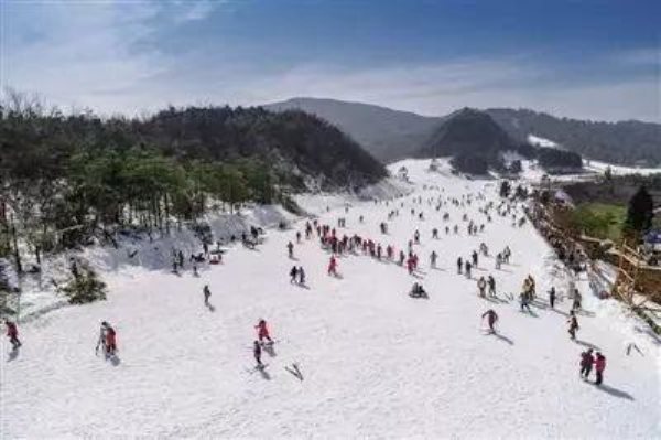 蓮花山滑雪場 蓮花山滑雪場