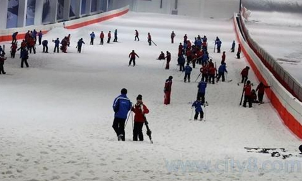 上海銀七星室內(nèi)滑雪 上海銀七星室內(nèi)滑雪